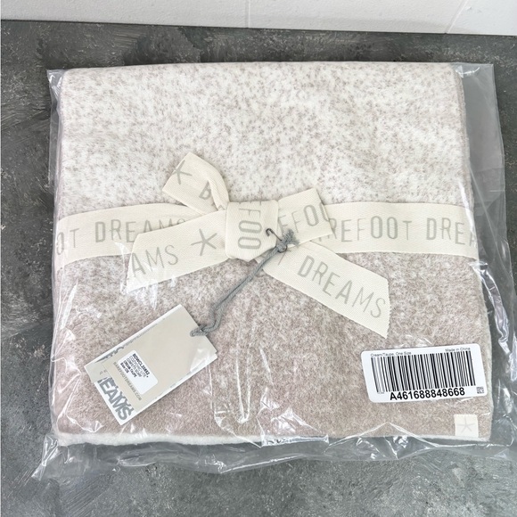 Barefoot Dreams CozyChic Lite Confetti Scarf in cream/taupe new - Picture 2 of 3